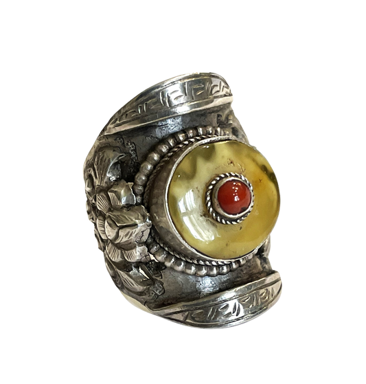 Tibetansk sadel ring med rav og koral