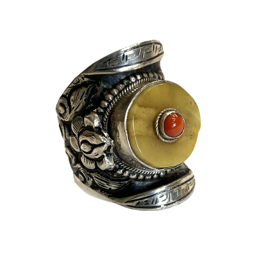Tibetansk sadel ring med rav og koral