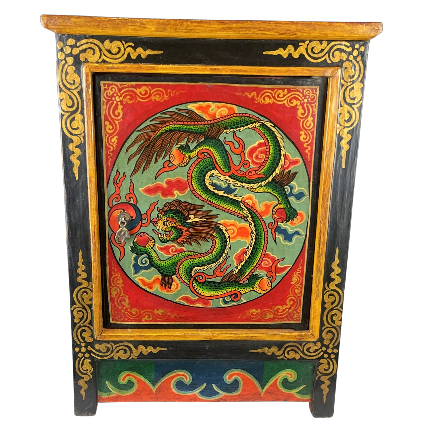 Skab i træ med drage