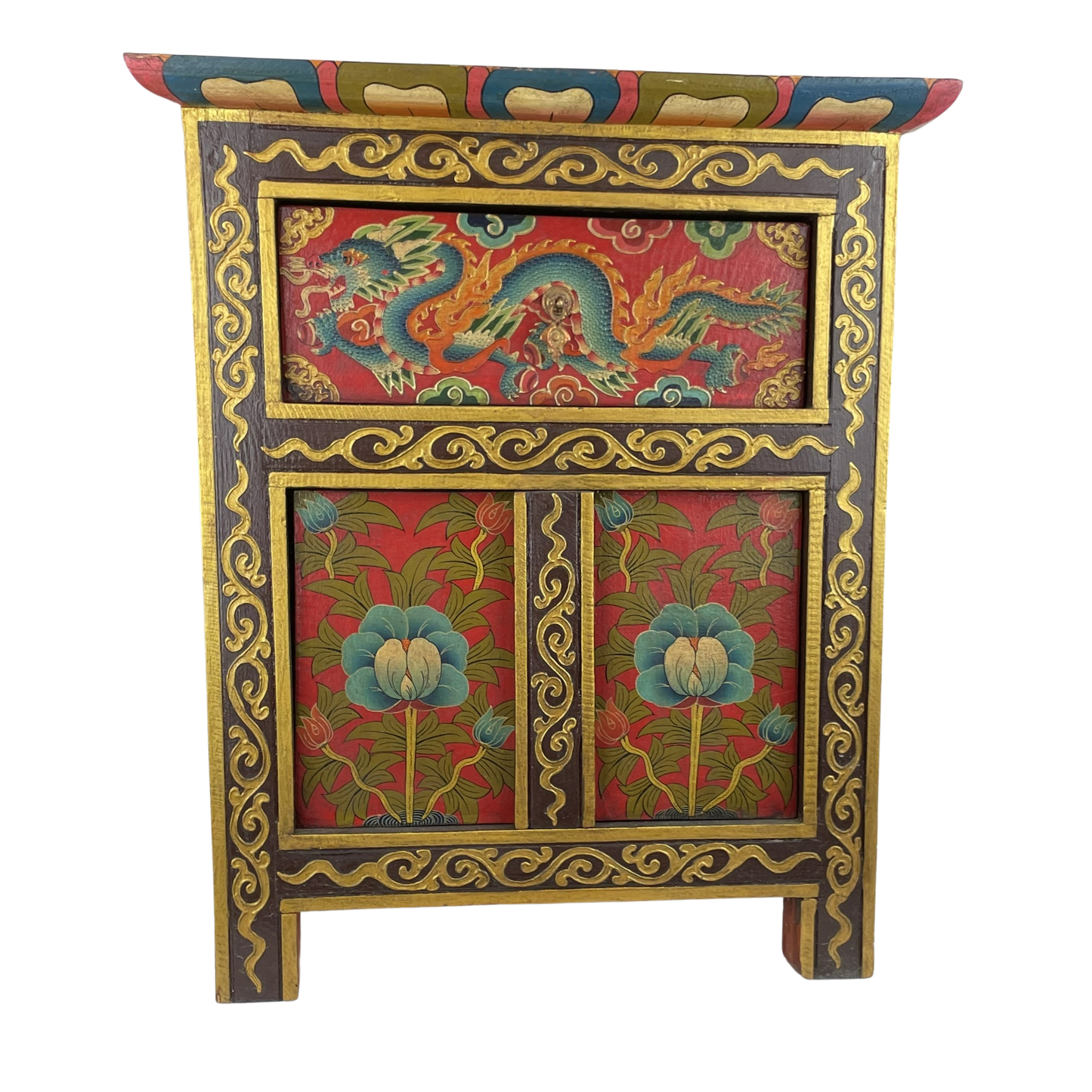 Skab i træ med drage