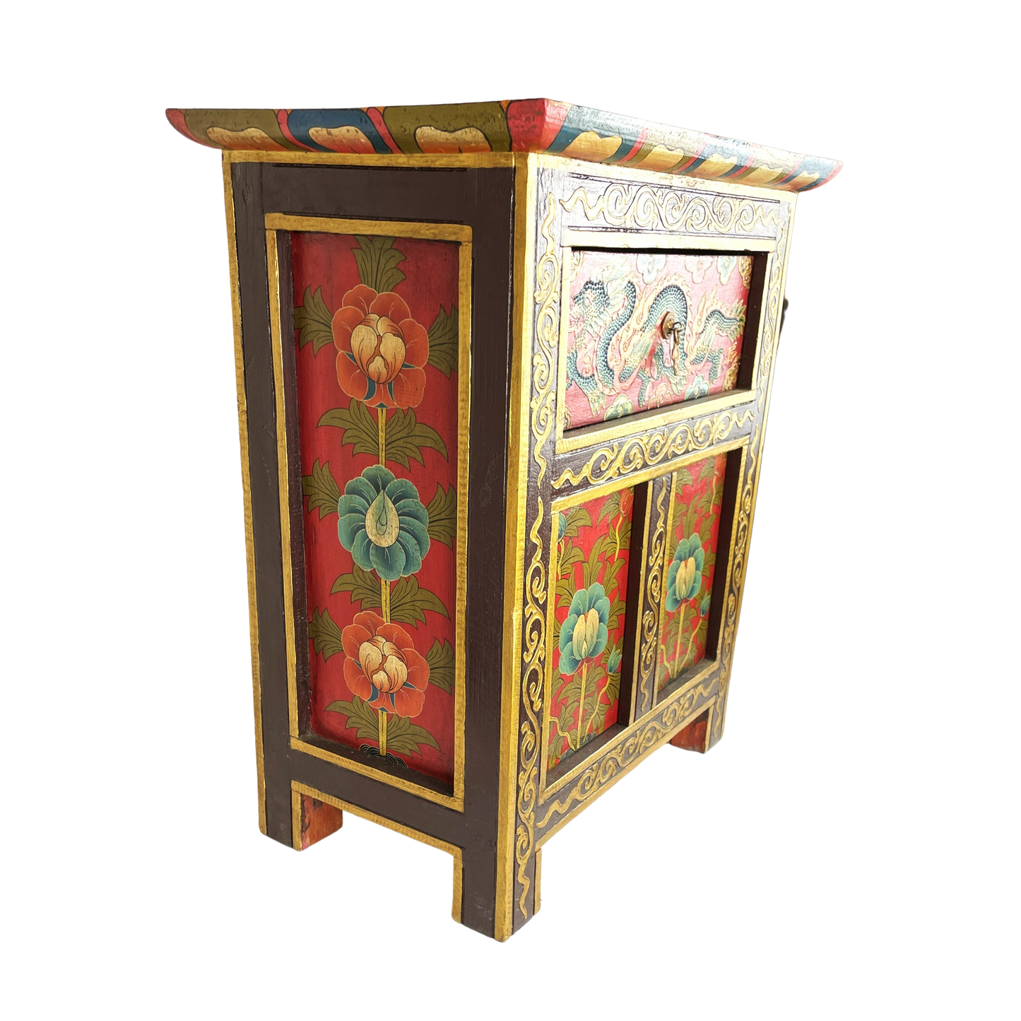 Skab i træ med drage